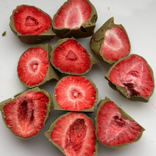 Полуниця в фісташковому шоколаді