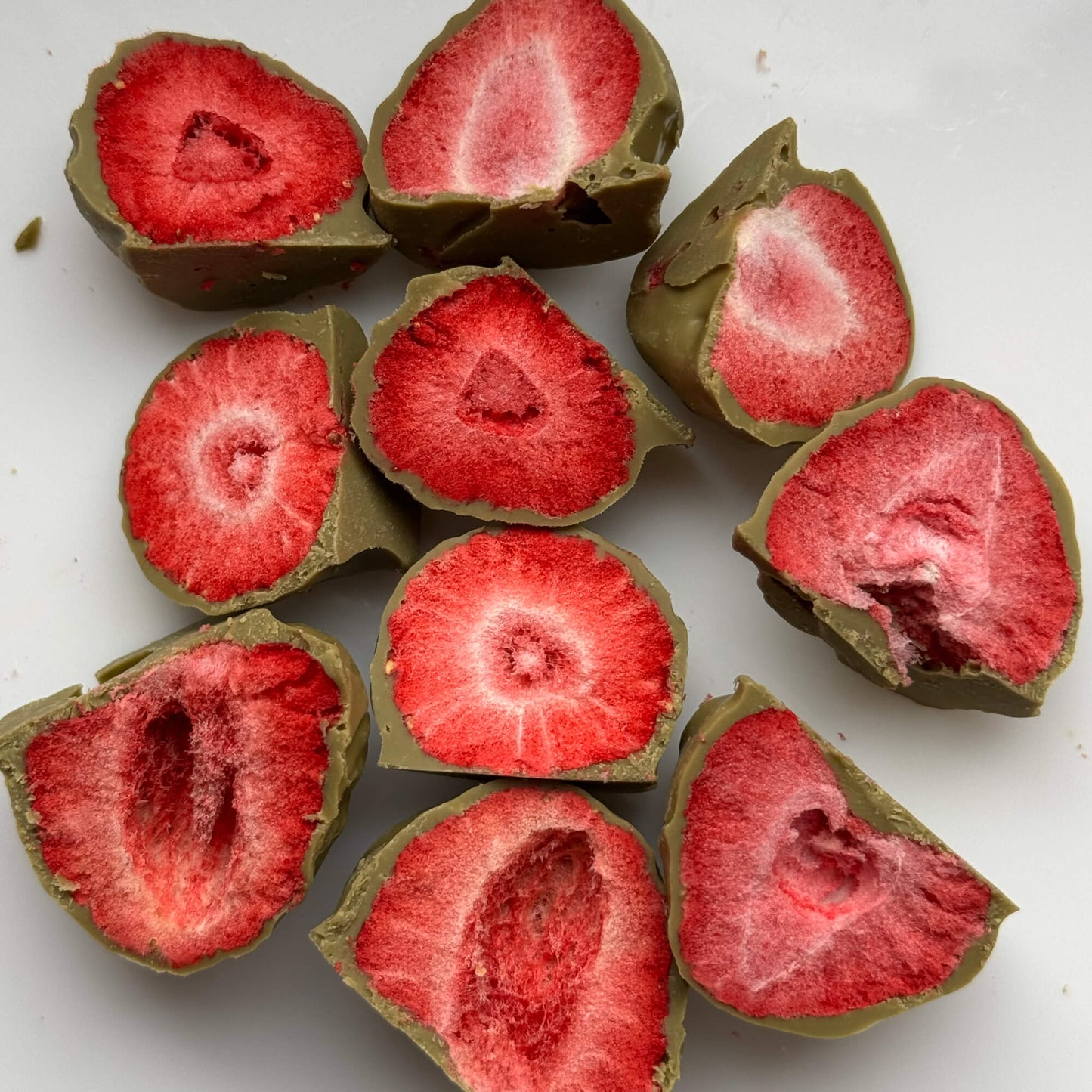 Полуниця в фісташковому шоколаді