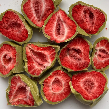 Полуниця у матча шоколаді